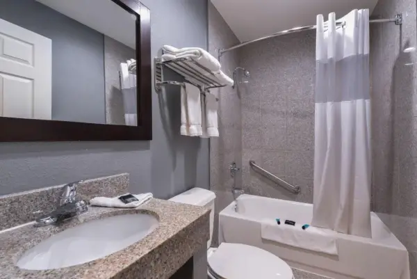 Laguna Inn and Suites 7